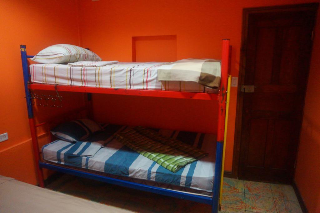 Coral Reef Surf Hostel And Camp ตามารินโด ภายนอก รูปภาพ